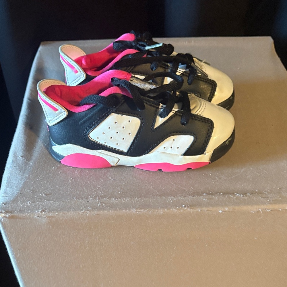 Jordan Kids Black, White & Pink Low-Top Sneakers